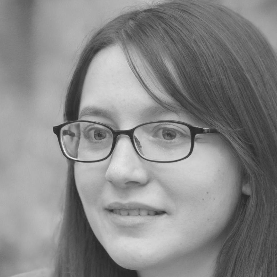 Portret instructor Maria Popescu